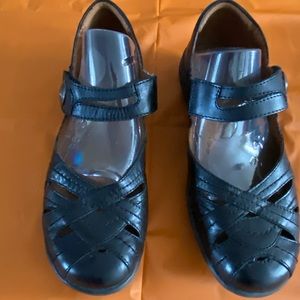 Cobb Hill Mary Janes, Size 9